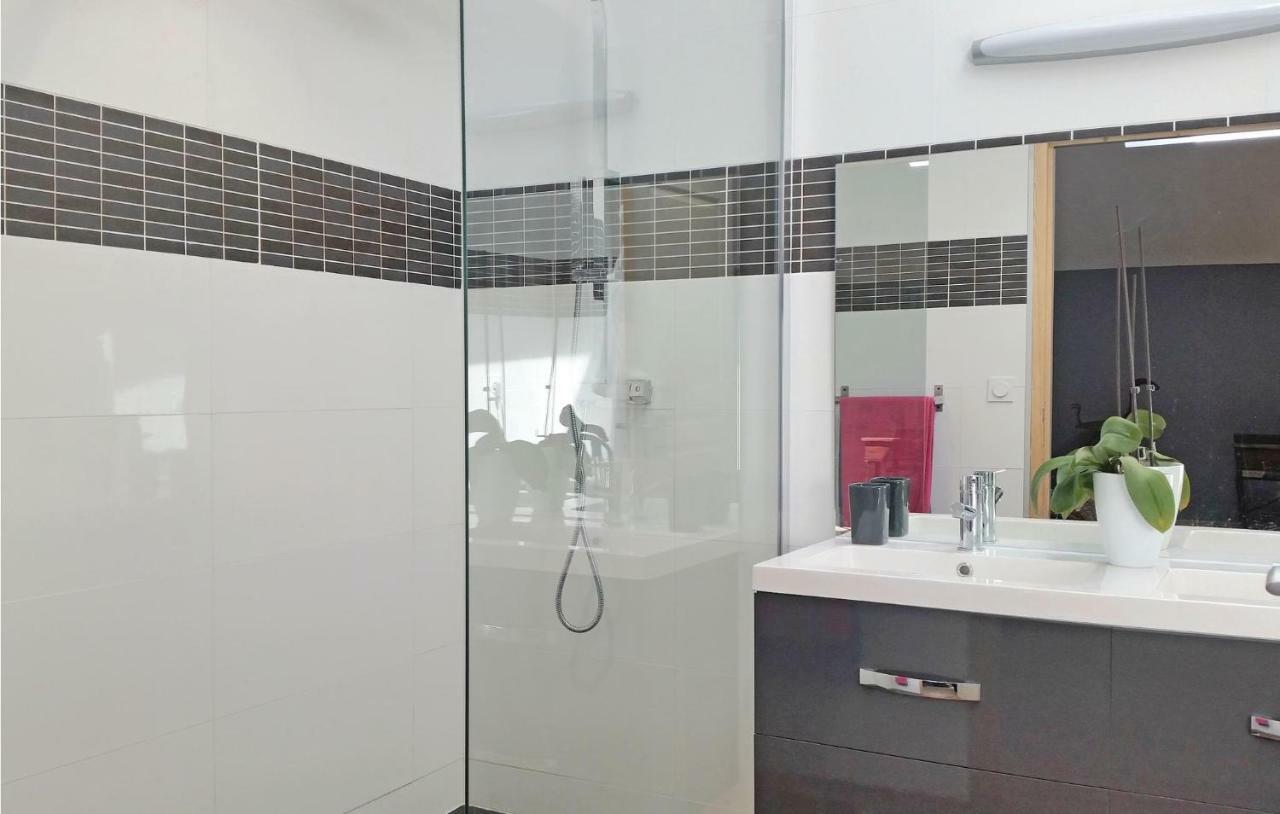 2 Bedroom Amazing Home In นาร์บอนน์ ภายนอก รูปภาพ