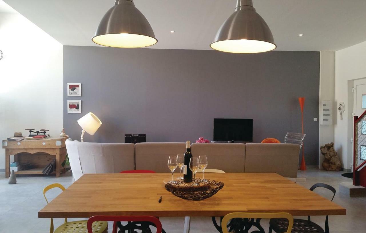2 Bedroom Amazing Home In นาร์บอนน์ ภายนอก รูปภาพ