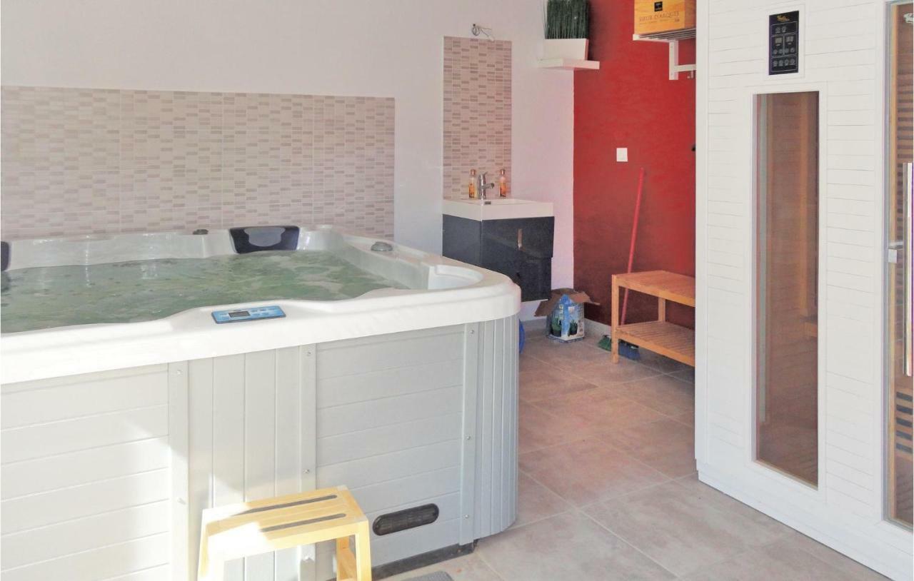 2 Bedroom Amazing Home In นาร์บอนน์ ภายนอก รูปภาพ